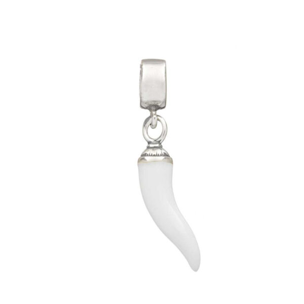 Charm Tedora "corno portafortuna" in argento 925 e smalto bianco